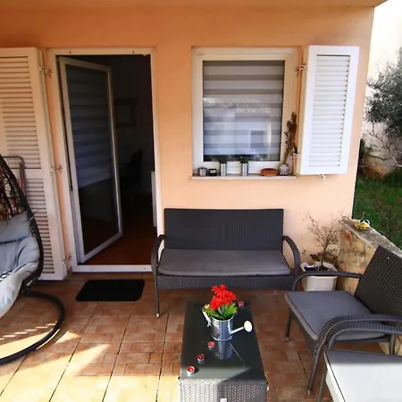 Manolo House Pola