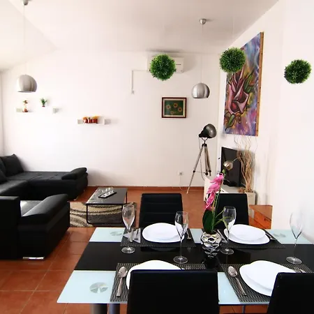 Manolo House Pola
