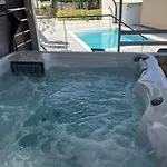 Manolo House With Jacuzzi & Pool