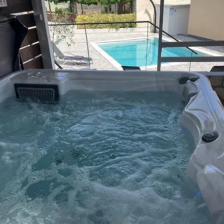 Manolo House With Jacuzzi & Pool