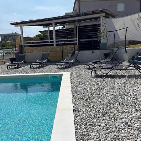 Manolo House With Jacuzzi & Pool 度假居 *